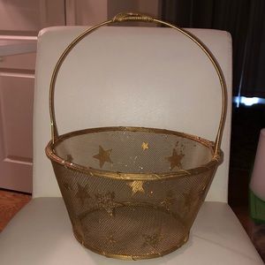 GOLD SPARKLE STAR WIRE BASKET